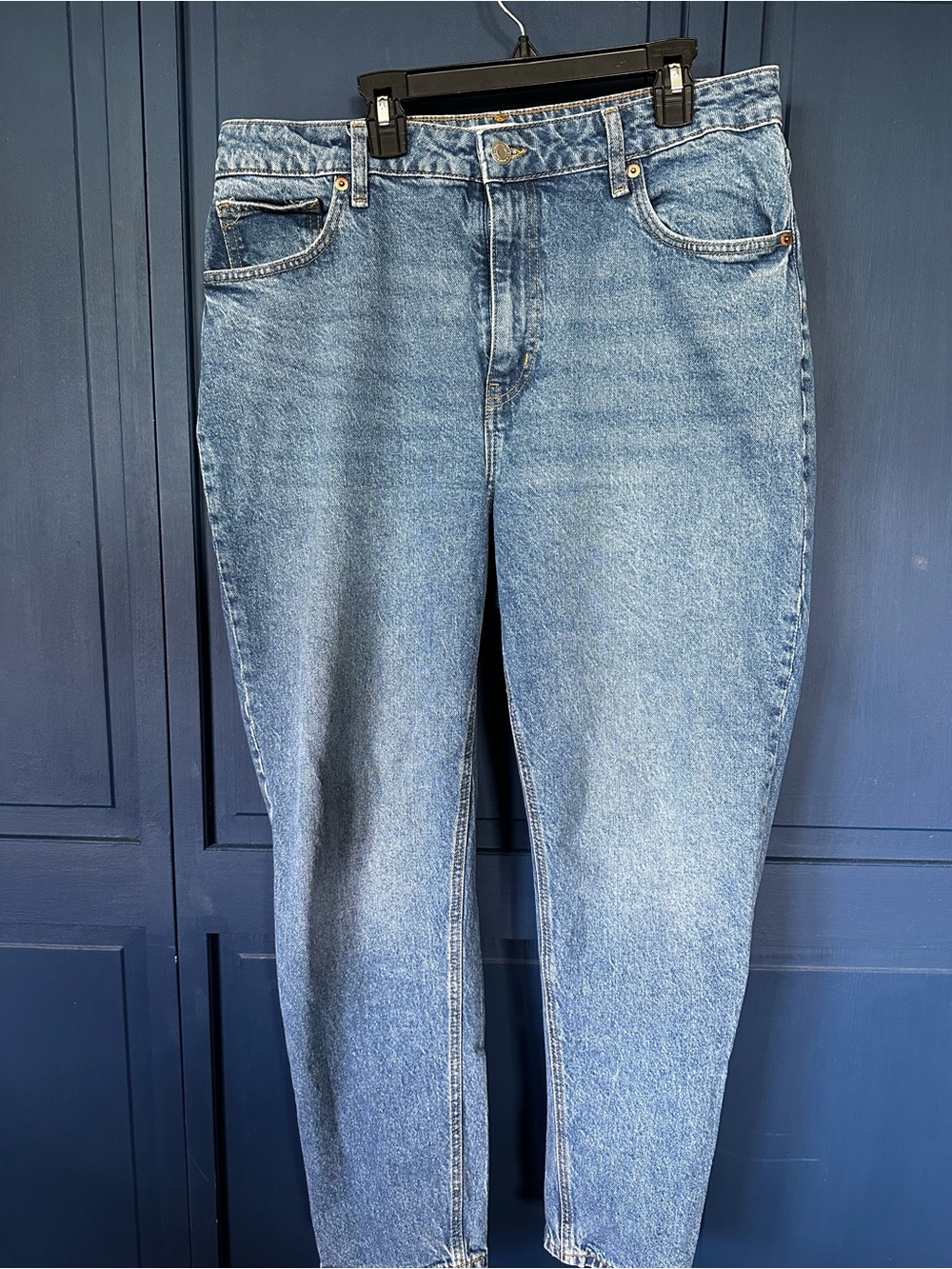 H&M Light Blue Straight-Leg Jeans
